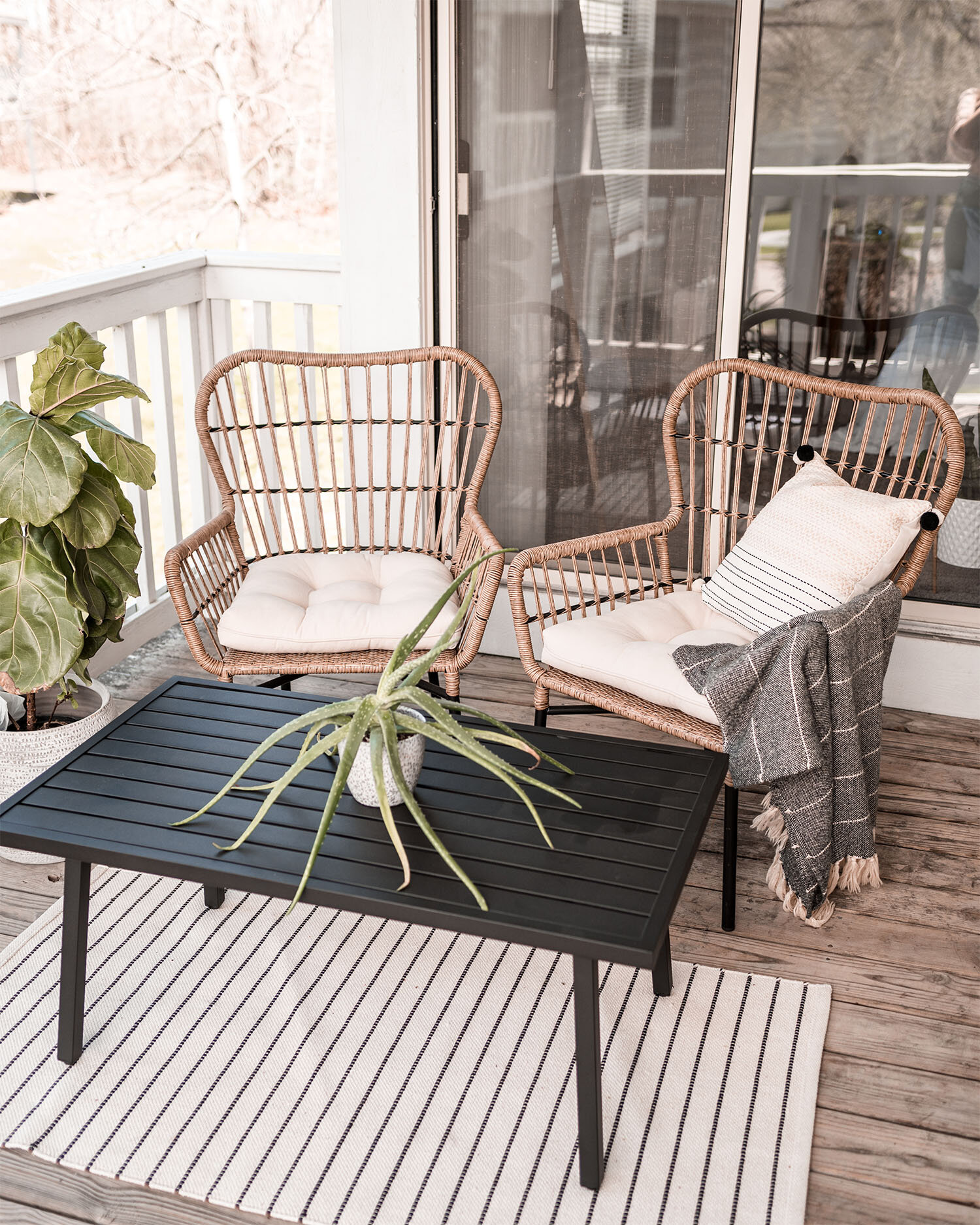 small-patio-space-chairs.jpg